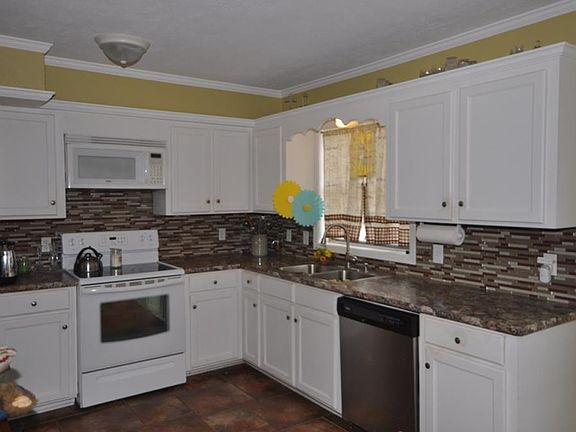 4th image of 5033 Stephanie Dr