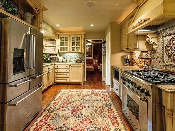 5th image of 6144 Locke Ave