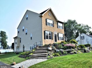 822 Mount Airy Rd, Collegeville, PA 19426