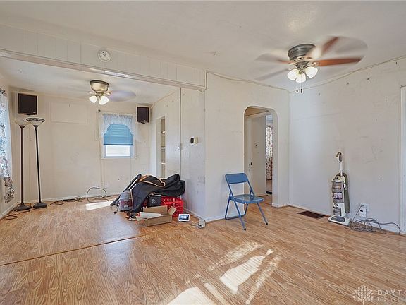 4th image of 4237 Cleveland Ave