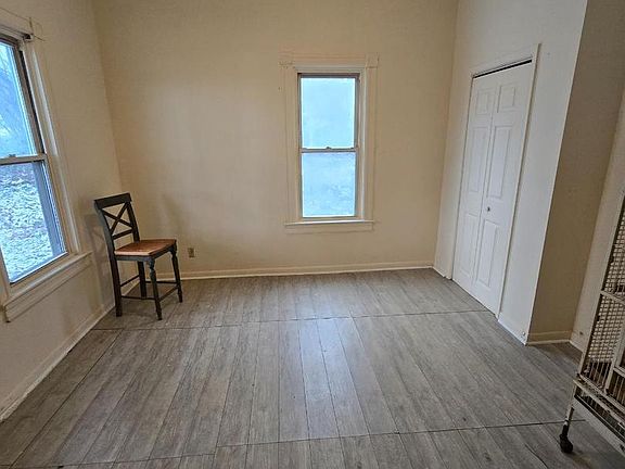 5th image of 3800 Parkwood St