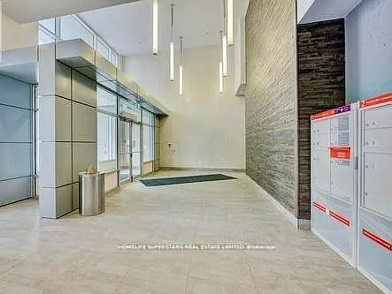 318 Spruce St #406 — Photo 4