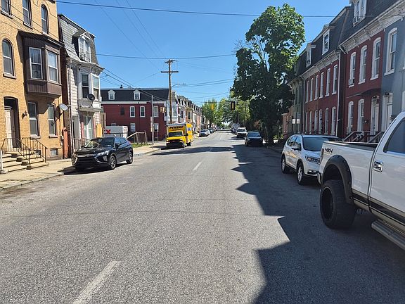 5th image of 716 W Philadelphia St