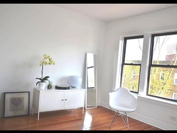2nd image of 4444 W Gunnison St APT 3
