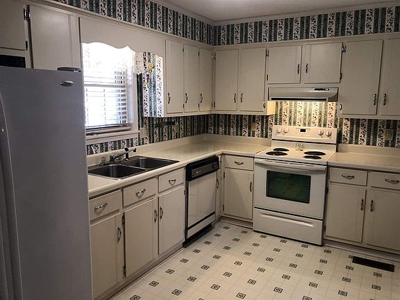 3rd image of 804 Southview Dr
