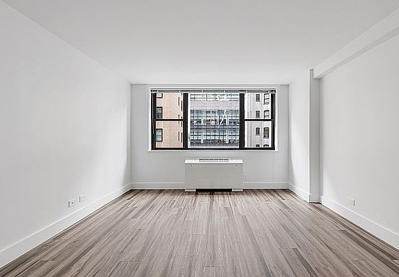 4th image of 315 W 57th St APT 14F