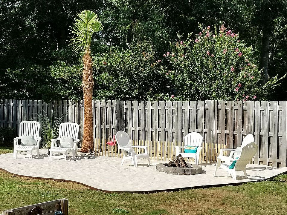 2nd image of 3039 Maplewood Dr