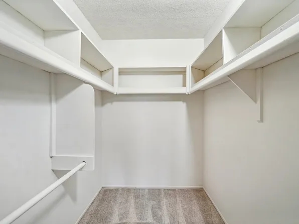 Claymoor Luxury Apartments