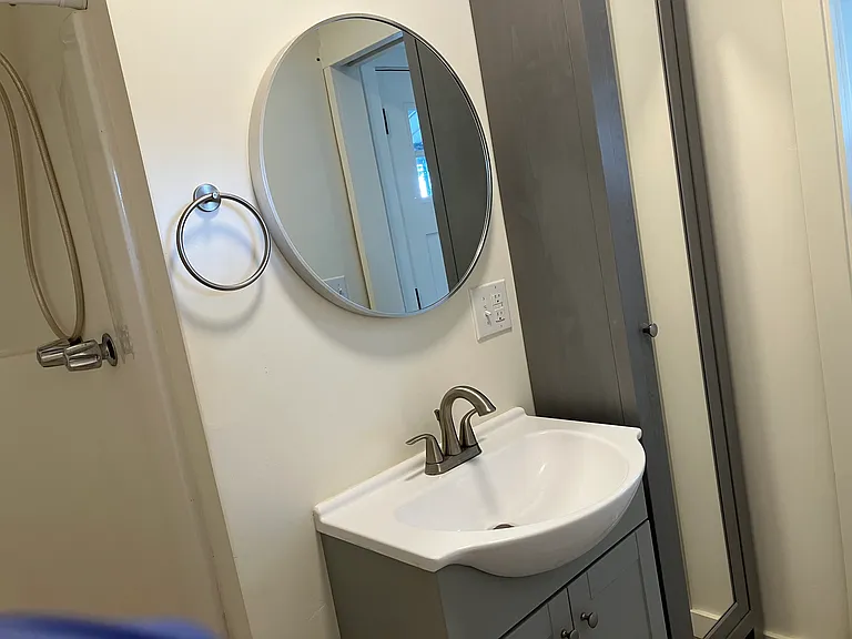 Bathroom vanity