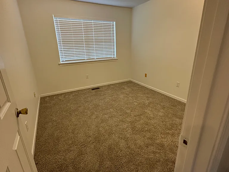 2 Green Meadow Ln #C — Photo 7