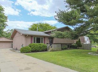 2819 Crestline Ave, Waterloo, IA 50702