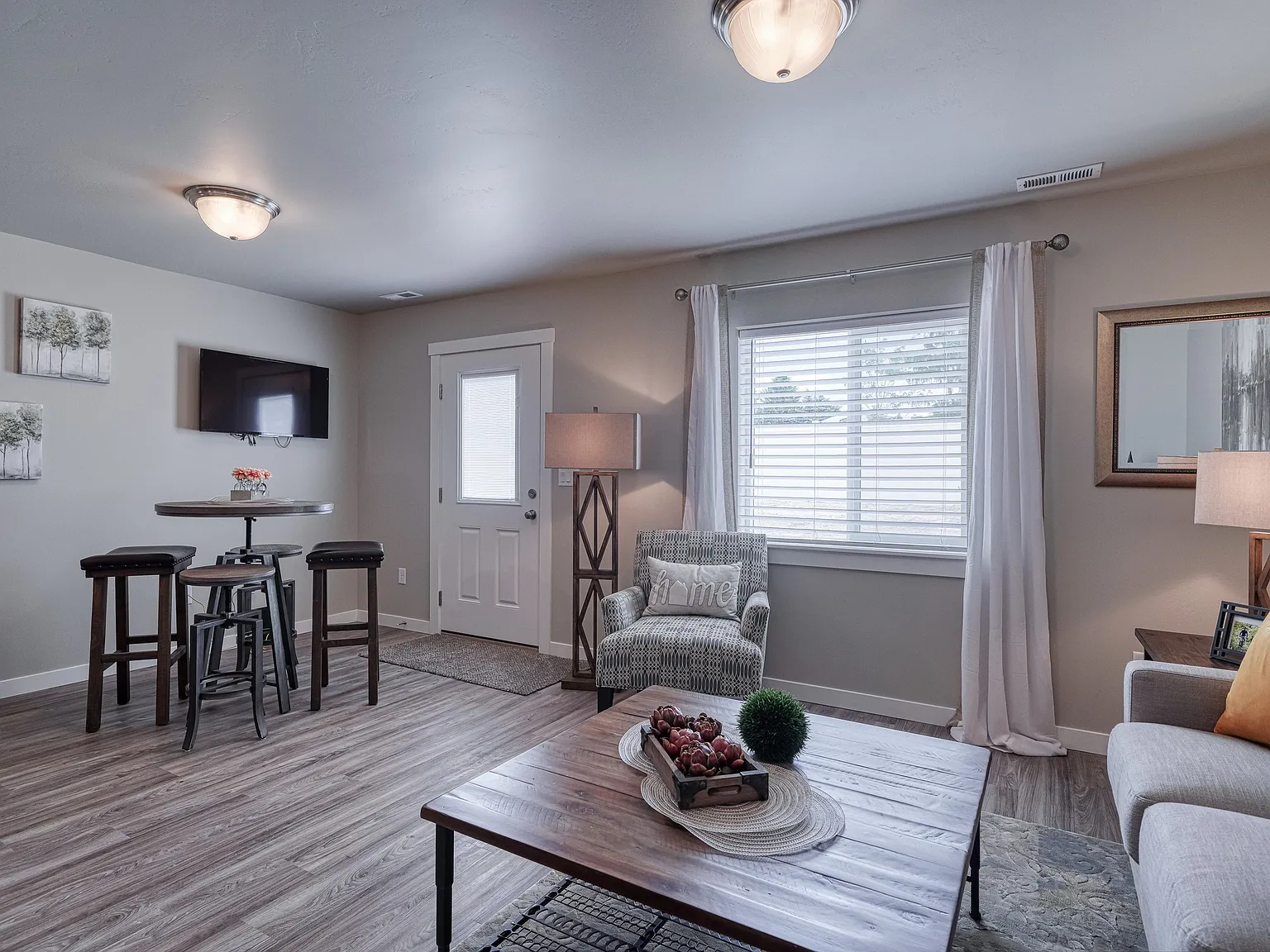Valencia Park Townhomes — Photo 1