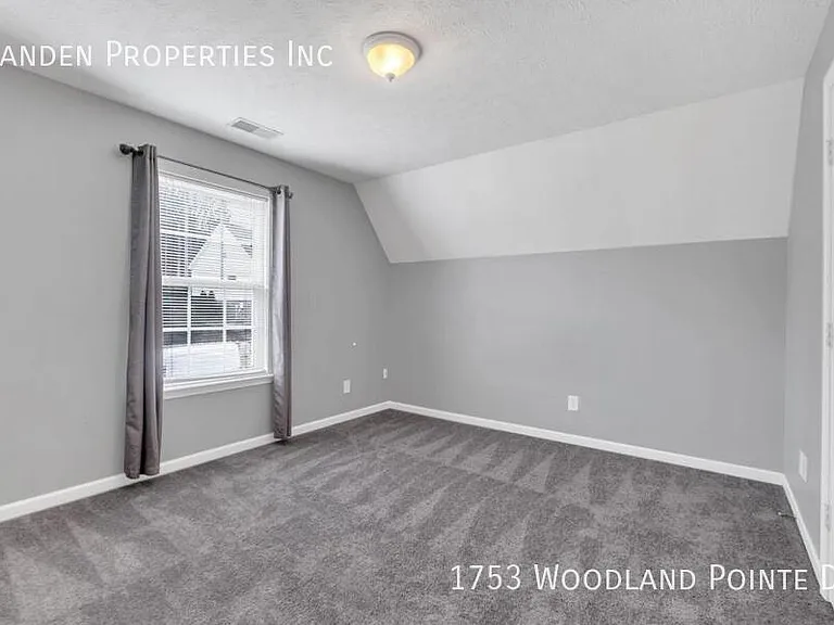 1753 Woodland Pointe Dr — Photo 28