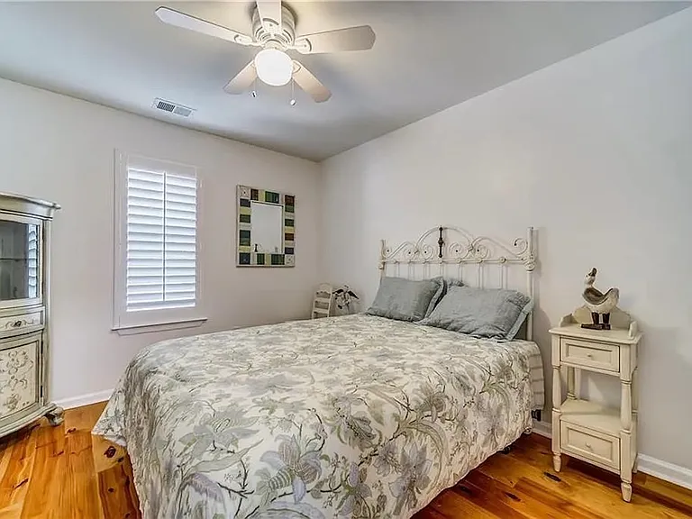213 Lakeside Dr — Photo 14