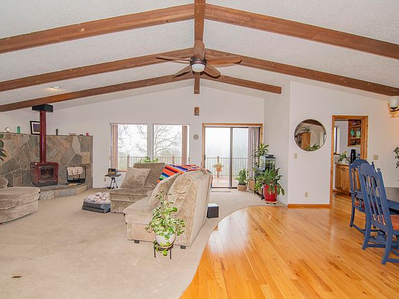 5th image of 711 Cienaga Ln