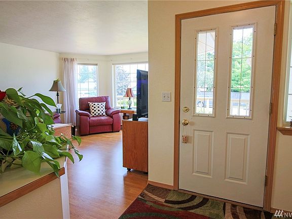3rd image of 6027 Thornbury Pl SE