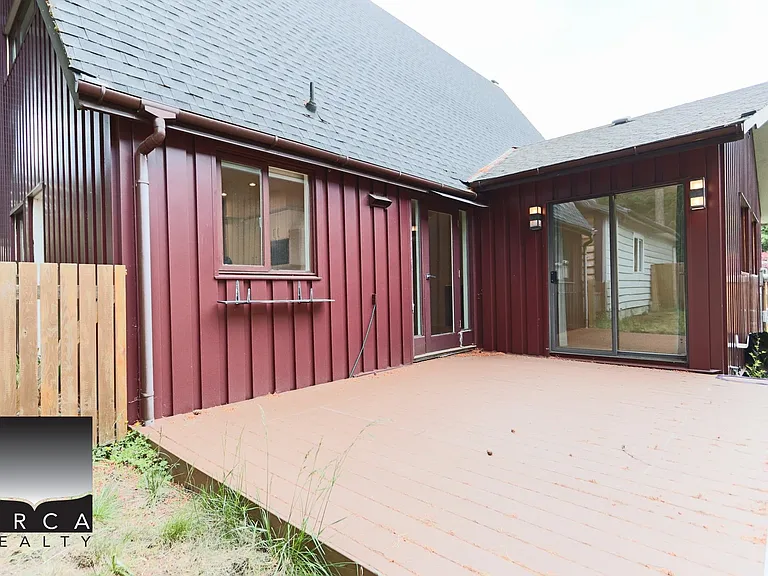 2752 Byron Rd — Photo 22