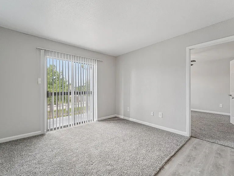 Waters at Westchase Apartments — Photo 44