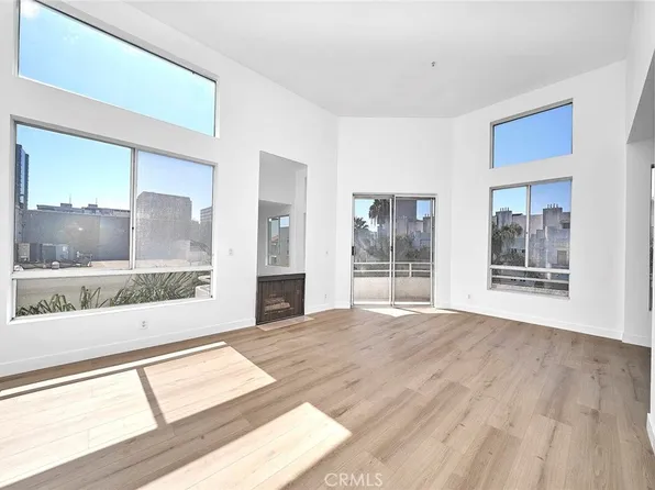 500 S Berendo St APT 422, Los Angeles, CA 90020