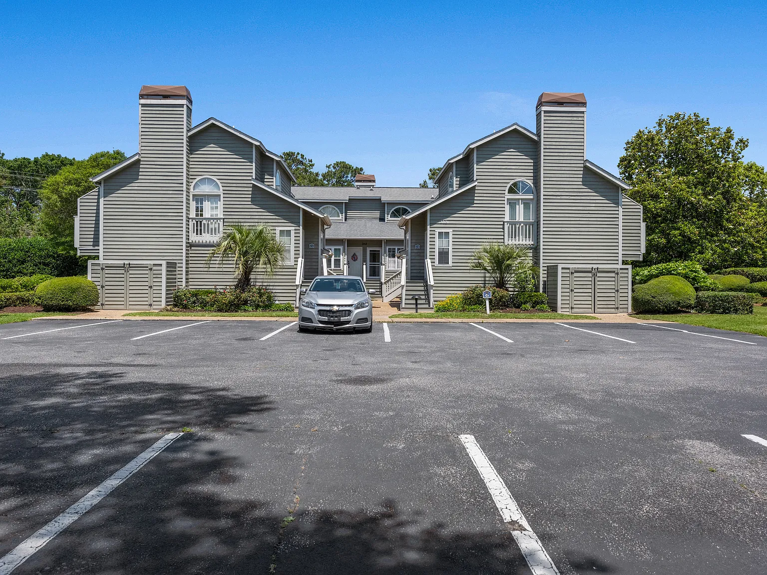 2 bed, 1350 sqft, $2,300 — Photo 4