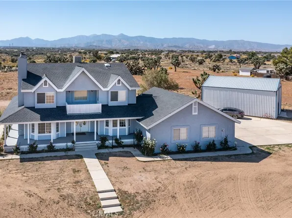 9203 Hollister Rd, Phelan, CA 92371