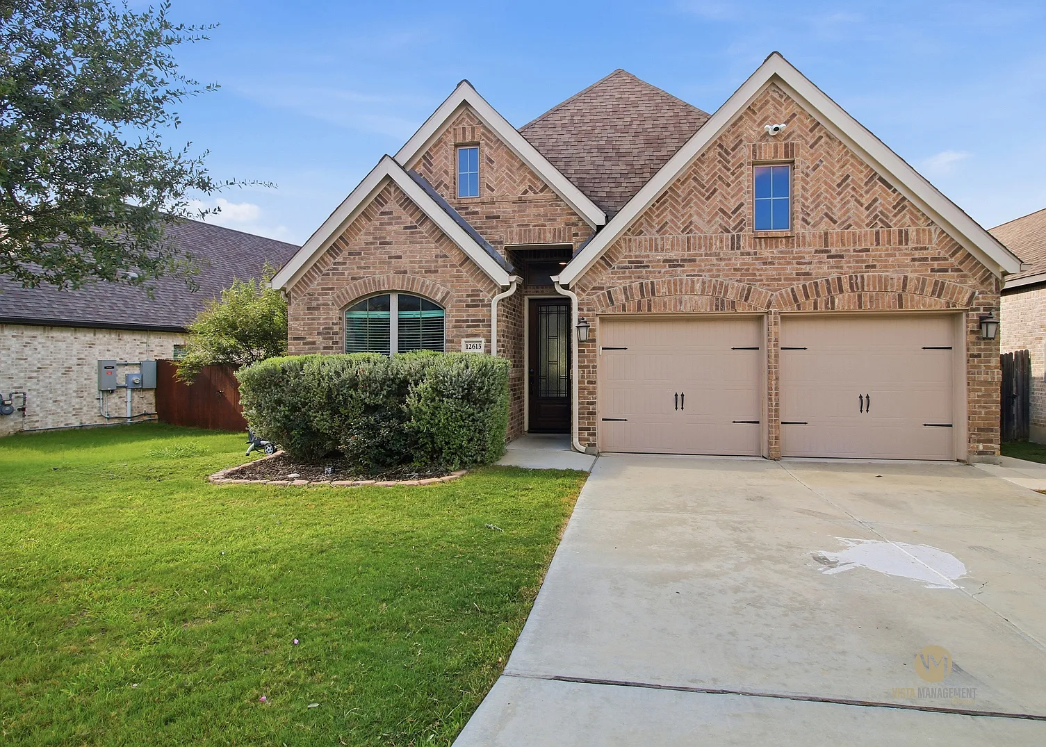 4 bed, 1992 sqft, $2,250 — Photo 2