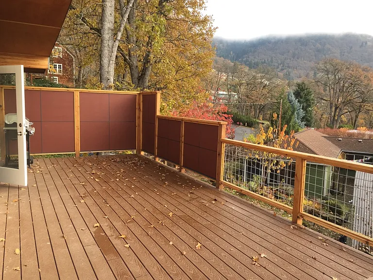 There is a are wrap around deck.
