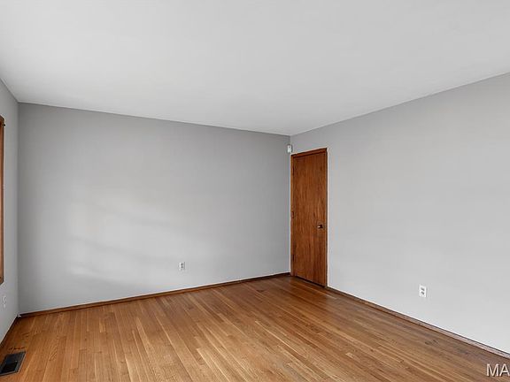 4th image of 1742 Bradshaw Dr