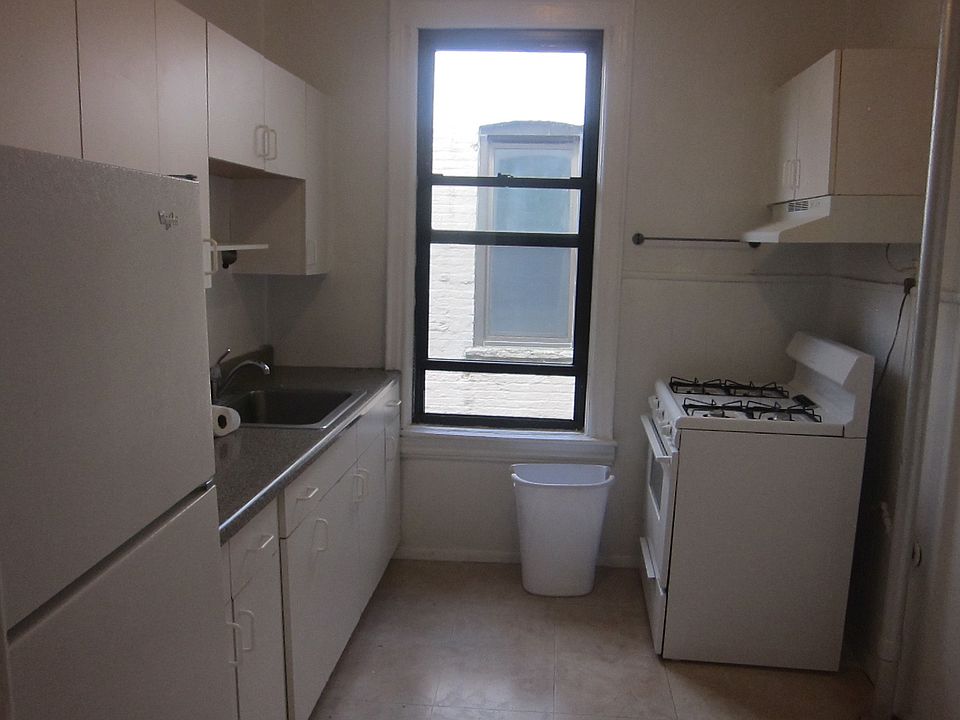 1st image of 2536 34th St #1F