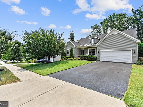3rd image of 1305 Preserve Ln