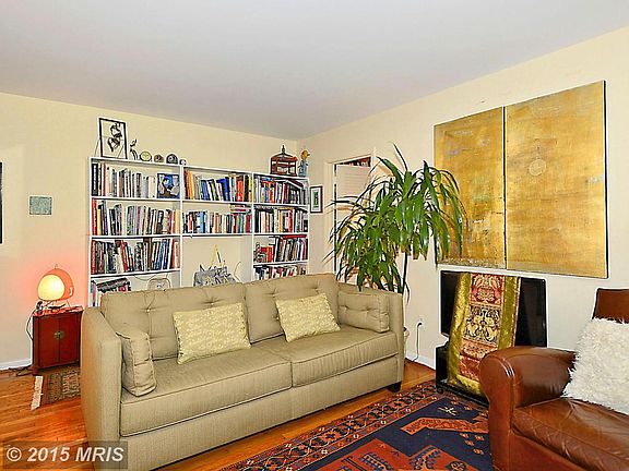 3rd image of 10619 Kenilworth Ave #K-202