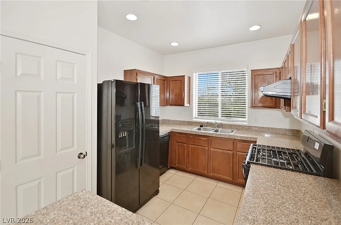Building Photo - 4218 Sugar Dr