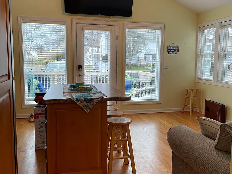 32 Portland Ave — Photo 2