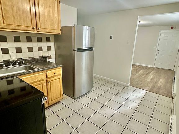 4th image of 43 Lasalle Ct APT 1