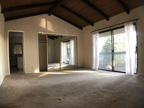 5th image of 3575 Lehigh Dr APT 2