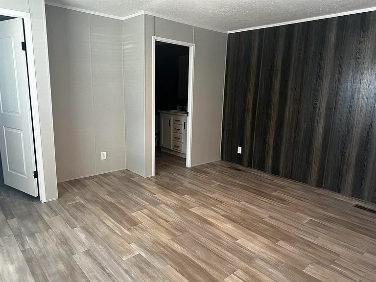 2197 E Mount Morris Rd — Photo 3