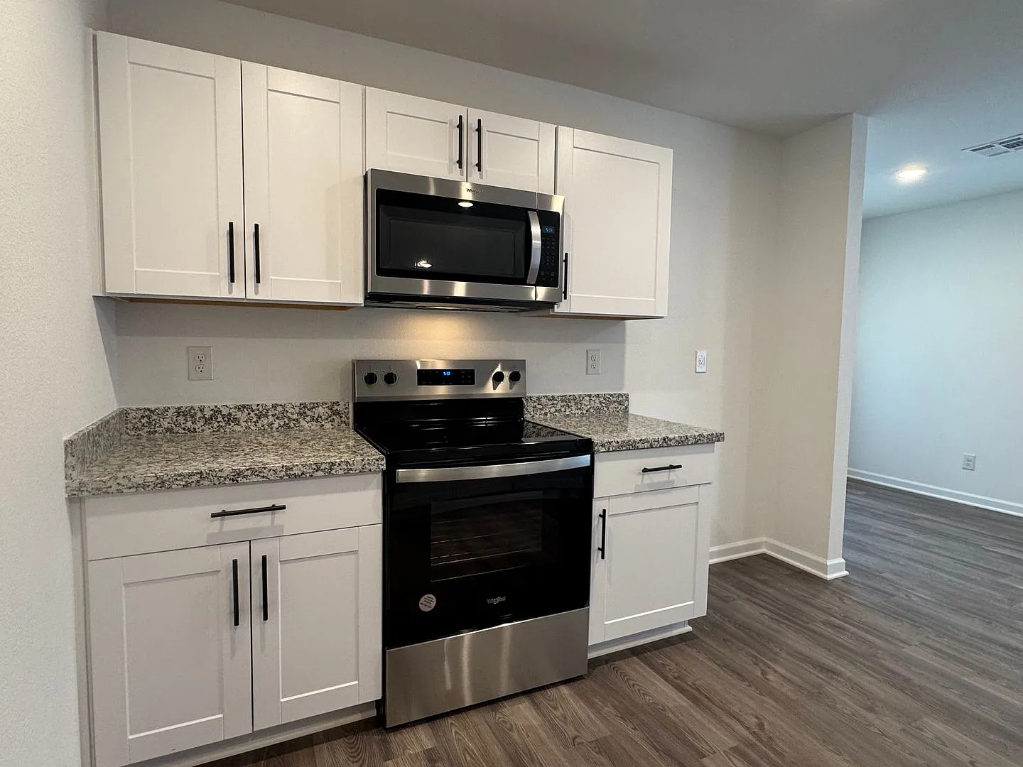Modern 3-Bedroom Home in Gated El Rio Country Club Community! — Photo 3