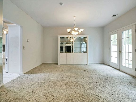 5th image of 506 Oak Bluff Ct