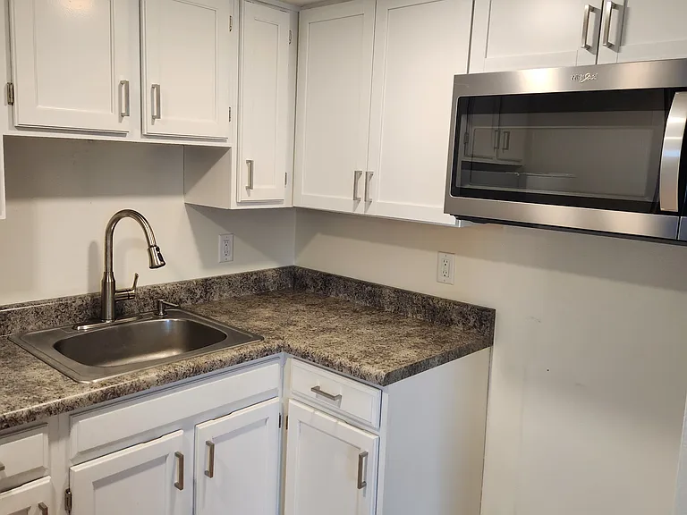 418 W Jefferson St #7 — Photo 3