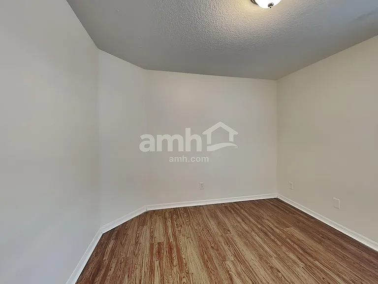 4528 Portobello Cir — Photo 17