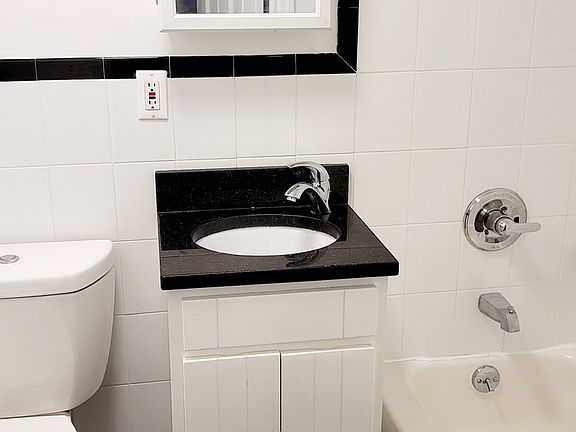 4th image of 61 Clinton St APT 12