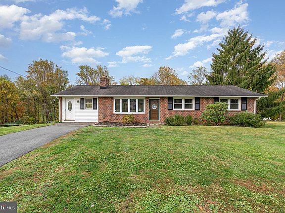 2nd image of 2510 Roy Ter