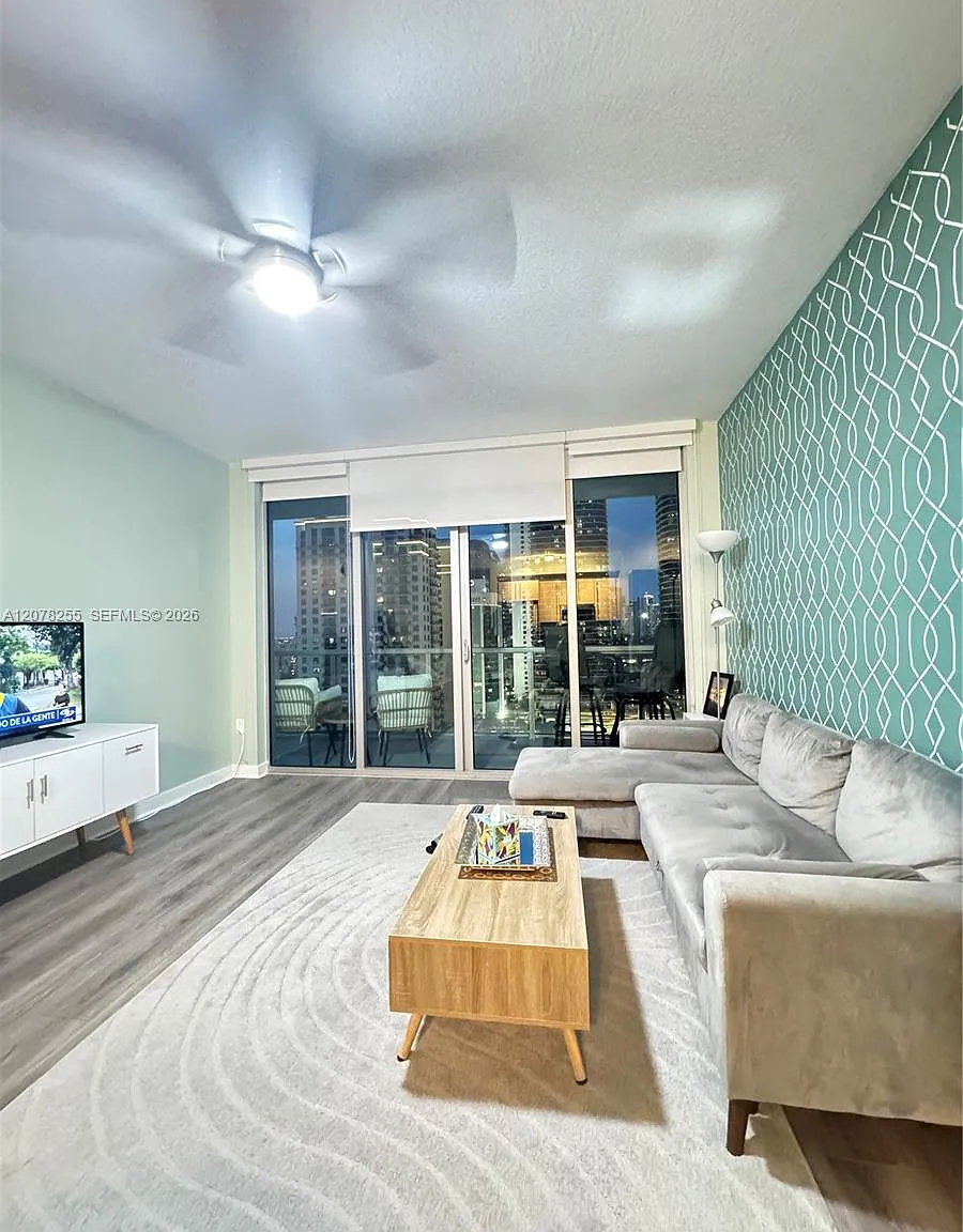 The Axis On Brickell Ii C — Photo 3