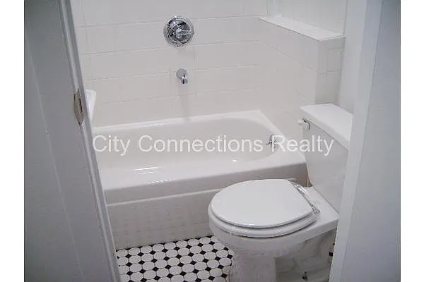 Rented by City Connections Realty | media 26