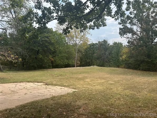 1752 W Young St, Tulsa, OK 74127