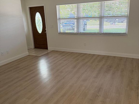5th image of 4353 Broadway Street
