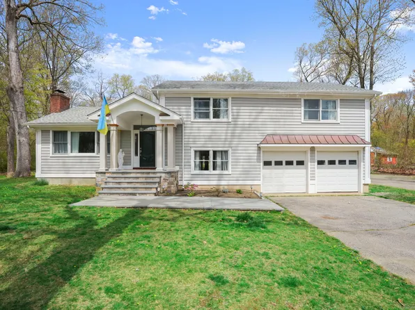 24 Appletree Lane, Norwalk, CT 06850