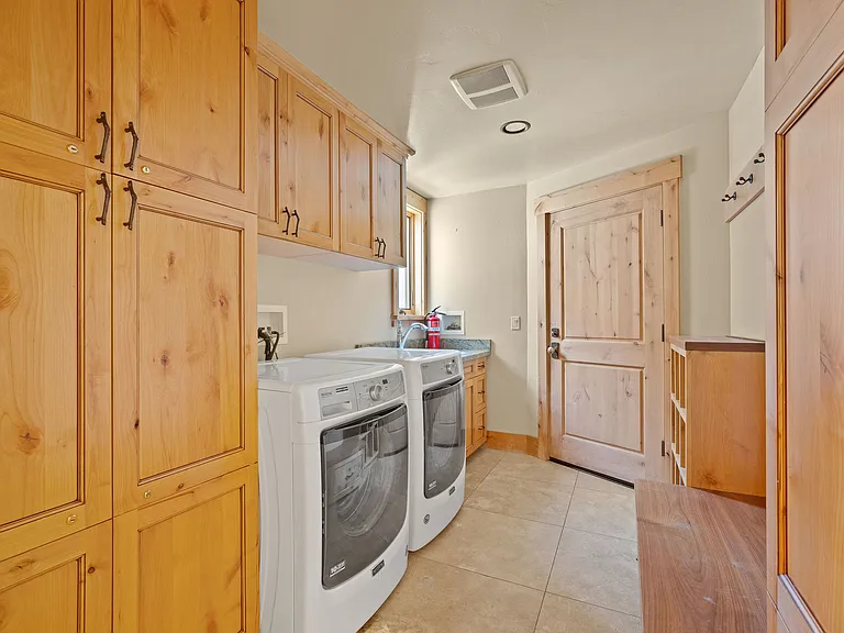 9353 Heartwood Dr — Photo 37