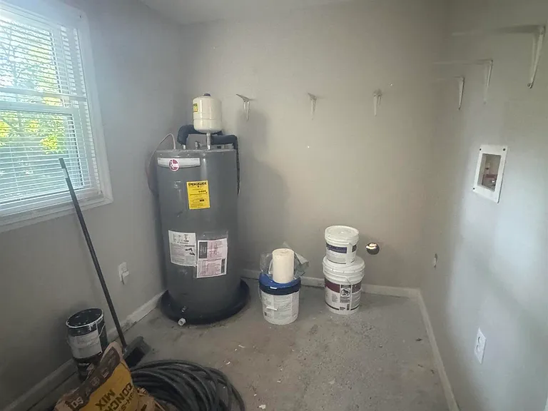 411 Ewing Dr — Photo 34