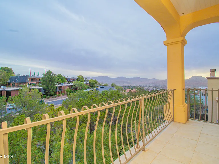 4744 Excalibur Dr — Photo 35